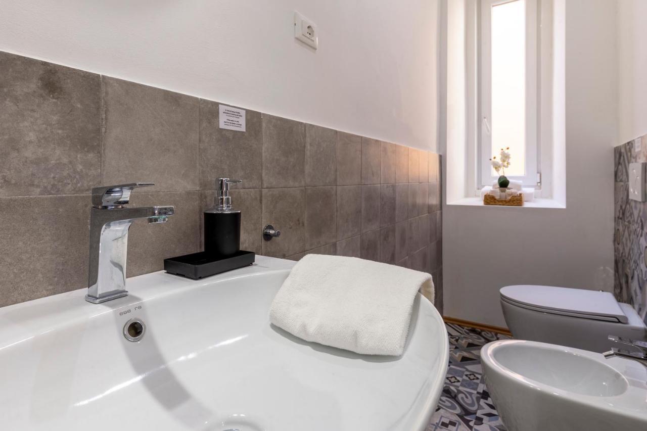 Lovely Guest-Room With Private Bathroom Trieste Exteriör bild